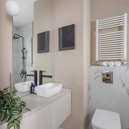 Efficient On Calea Victoriei - Smart Layouts & Access Apartmán